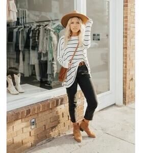 Carly Jean Black Wash High Rise Straight Leg Jeans Size 5